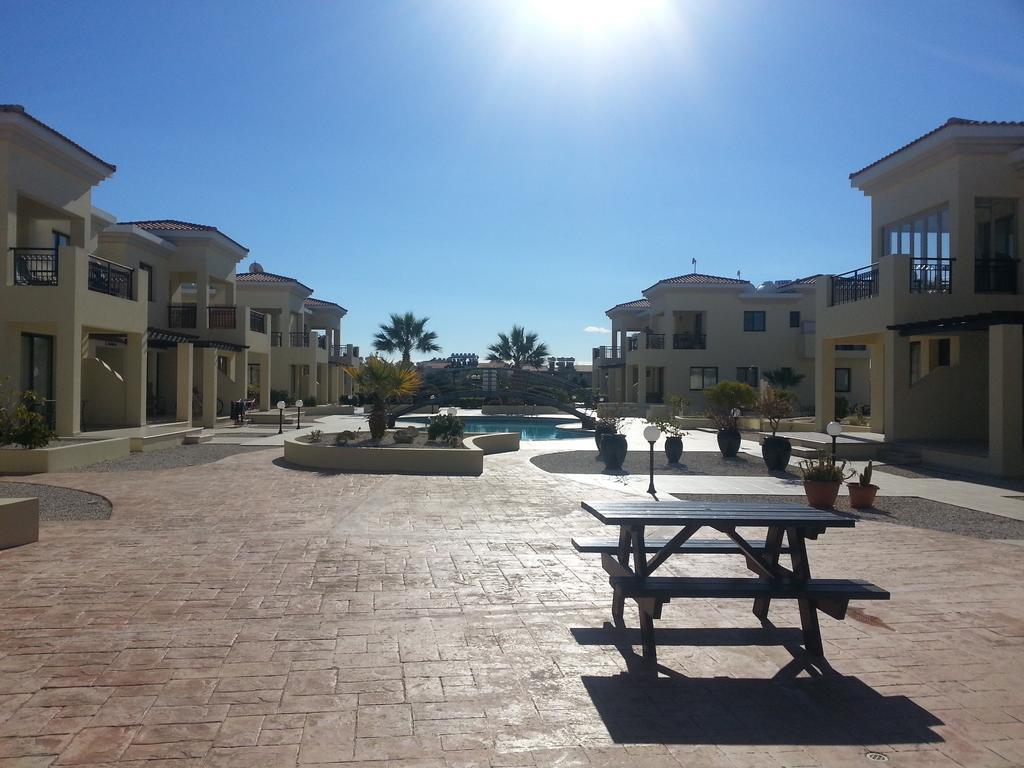 Faros Beach Paphos Bilik gambar