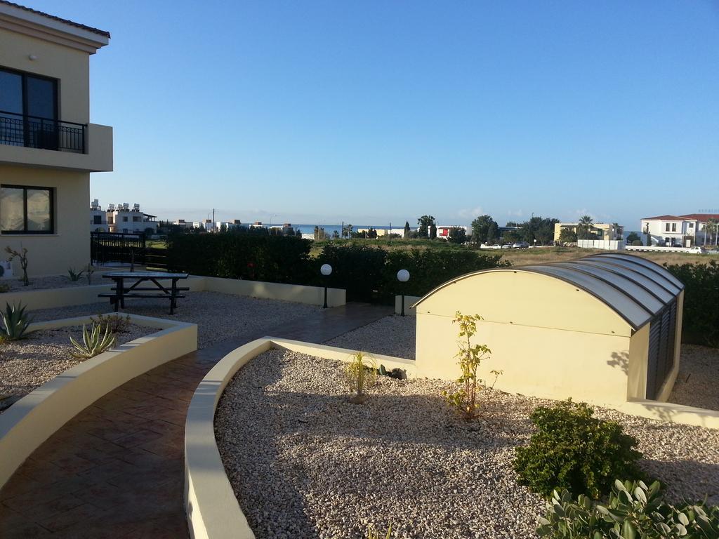 Faros Beach Paphos Bilik gambar